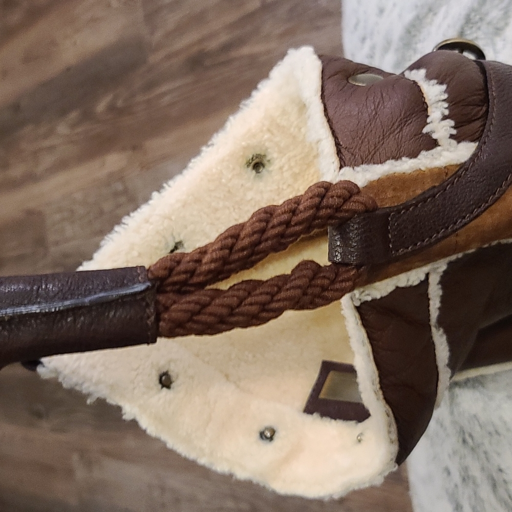 🎉RARE🎉 FENDI SHEARLING LEATHER BAG - Picture 11 of 14